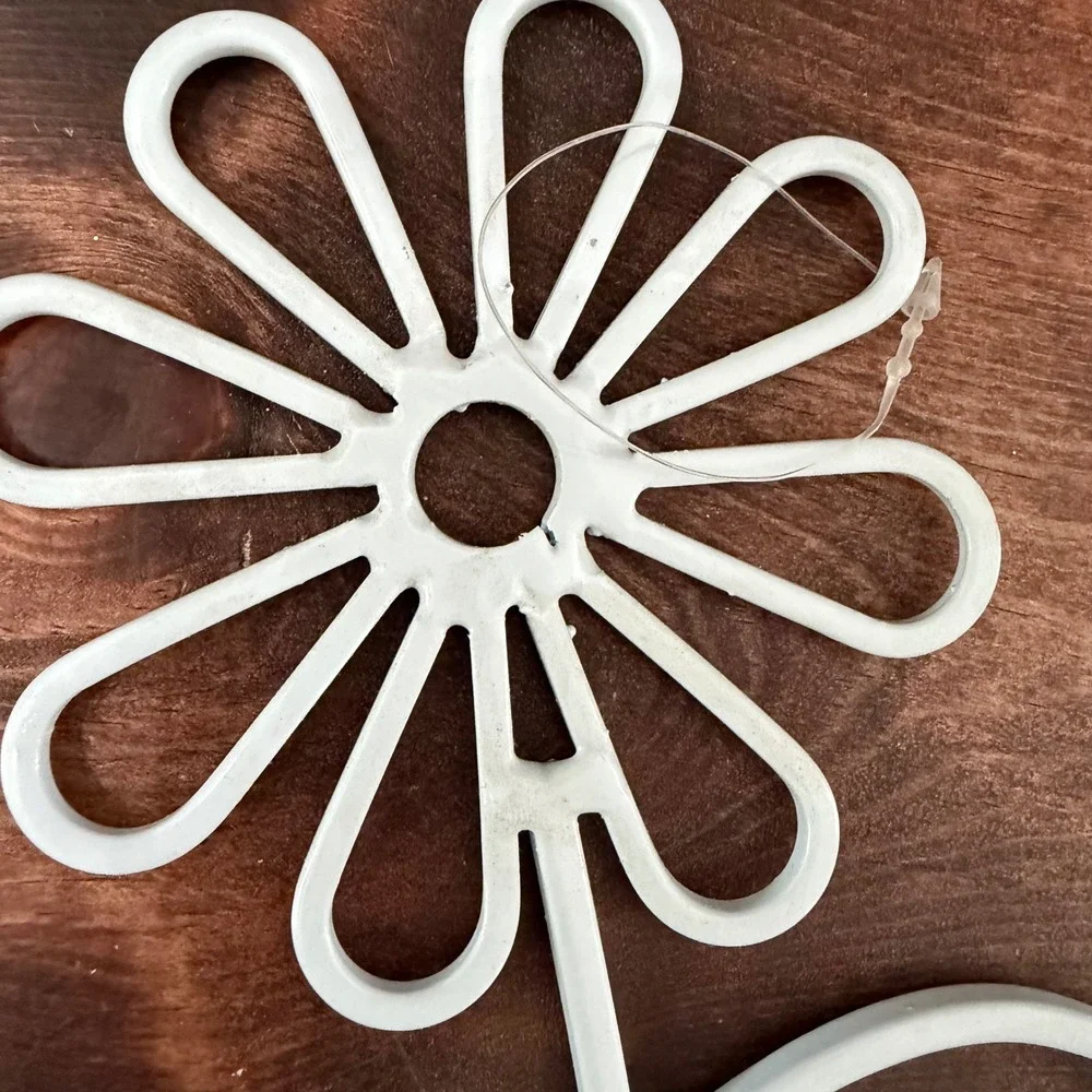 Set of 2 White Boho Metal Flower Wall Hooks Daisy Vine Scroll Whimsical Decor